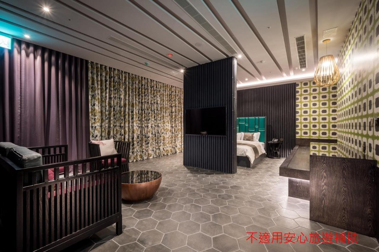 Icolour Villa Motel Taichung Extérieur photo