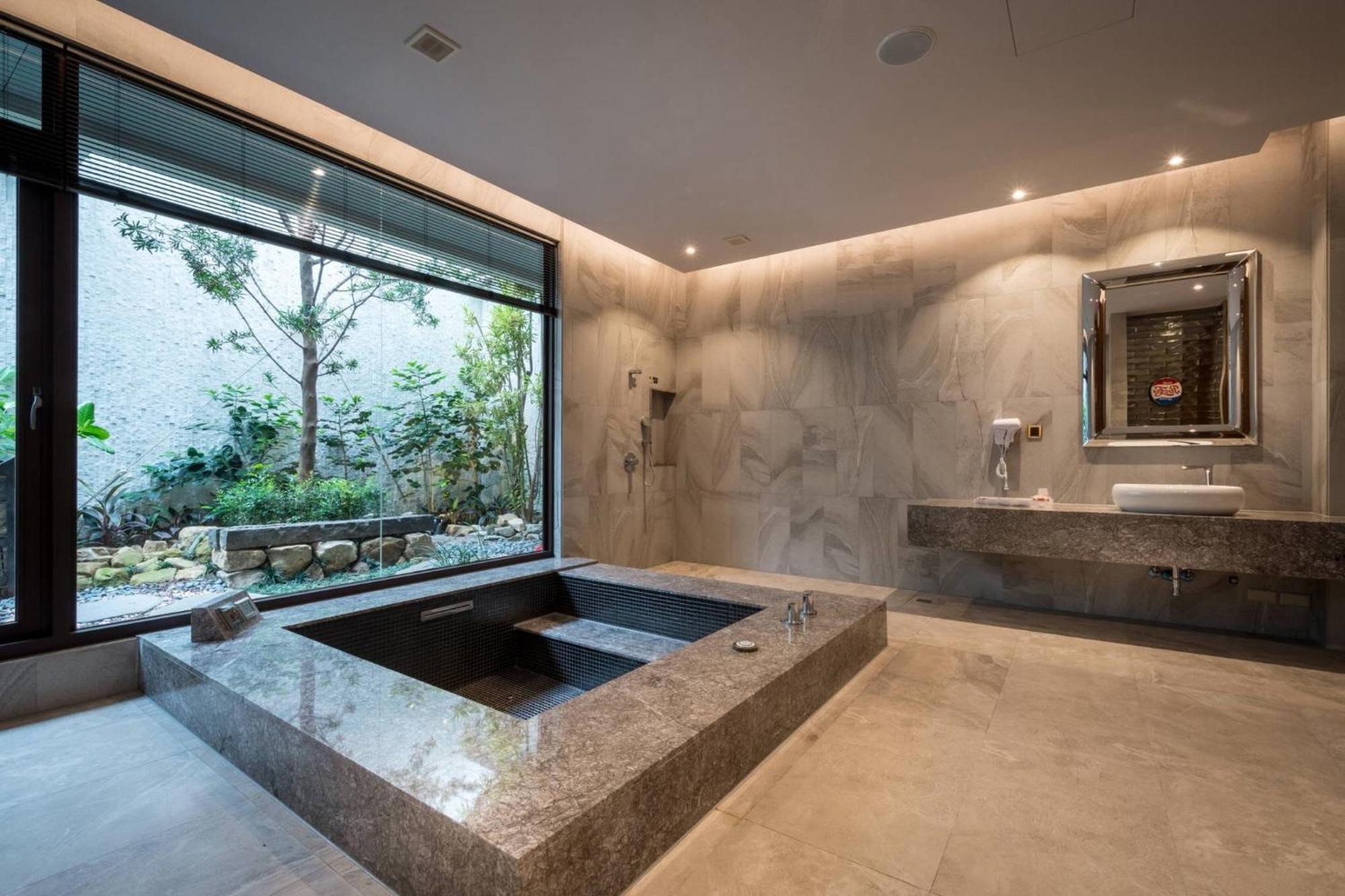 Icolour Villa Motel Taichung Extérieur photo